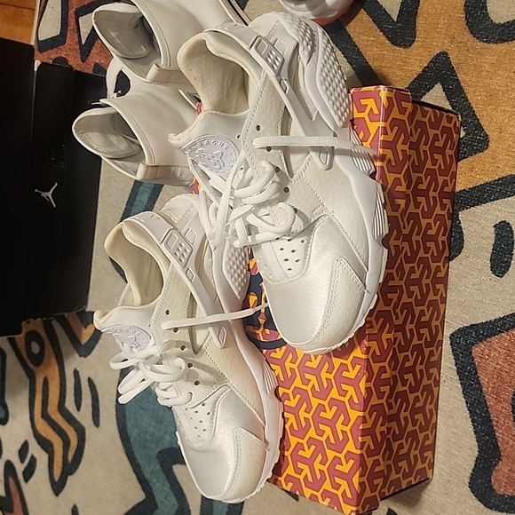 The Nike Air Huarache White Pure Platinum 2021.  No Box - Picture 2 of 4